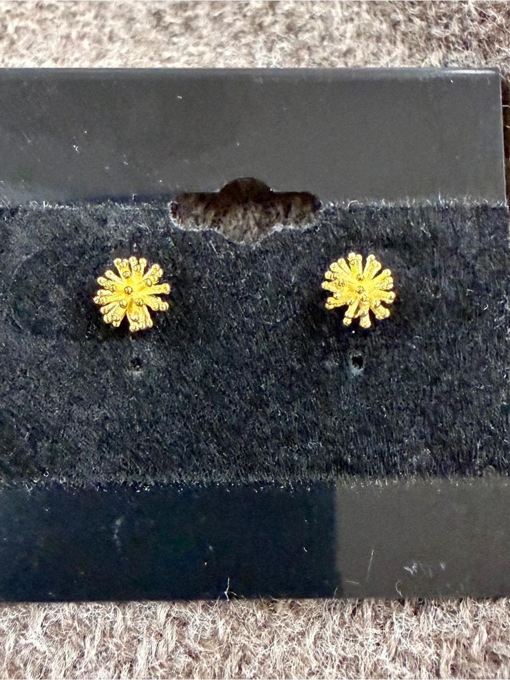 🍀3/$30 Gold Star Burst Stud Earrings